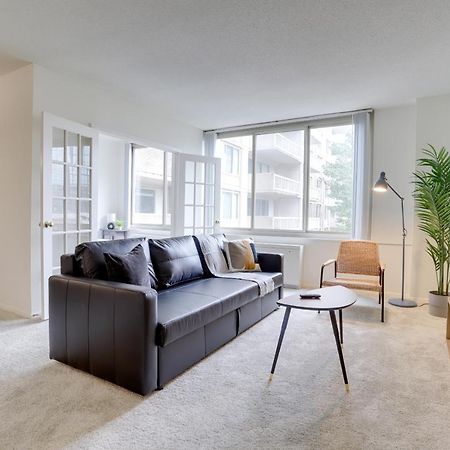 Awesome 1 Bedroom Apt + Den At Crystal City With Gym Arlington Exterior foto