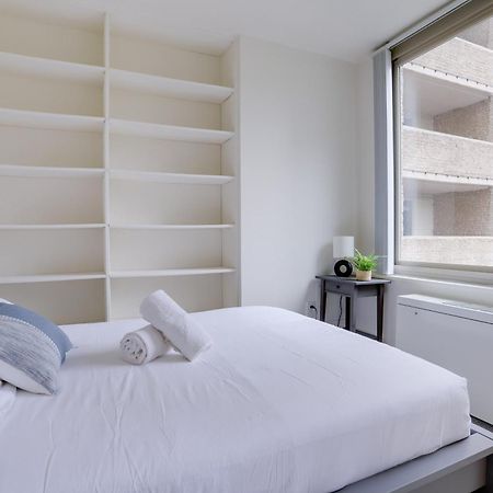 Awesome 1 Bedroom Apt + Den At Crystal City With Gym Arlington Exterior foto