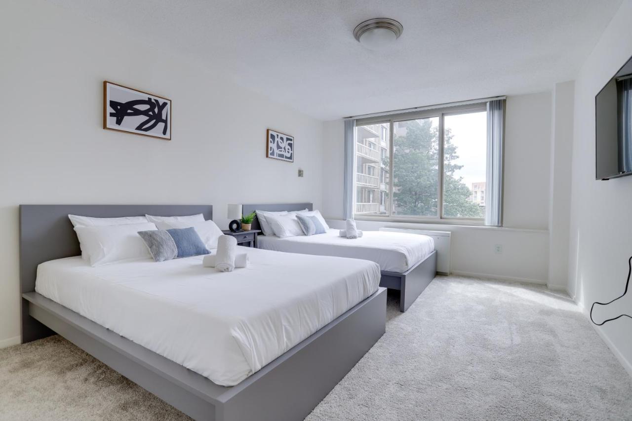 Awesome 1 Bedroom Apt + Den At Crystal City With Gym Arlington Exterior foto